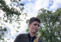 Koncert v zahradě: Ondra Hájek se saxofonem