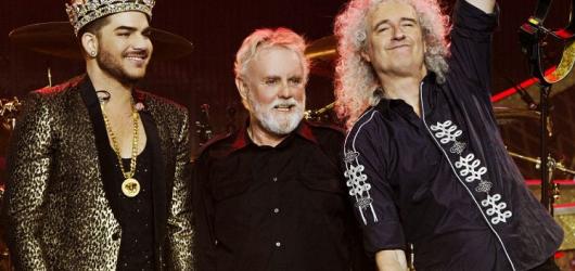Do Prahy se vrací legendární kapela Queen. Doprovodí ji Adam Lambert 